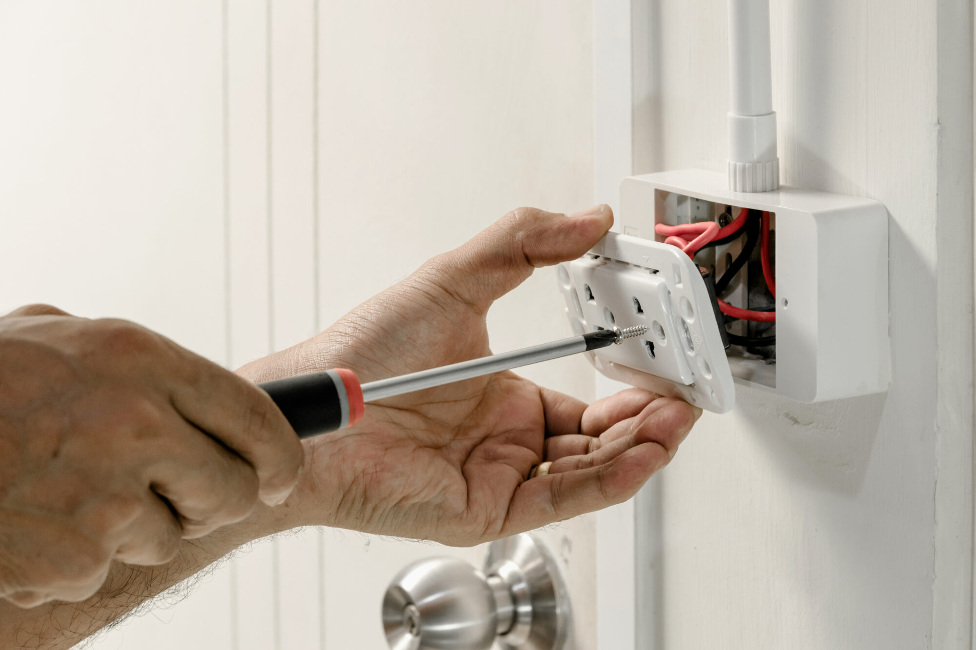 NO. 1 ELECTRICIANS THAT YOU CAN TRUST IN YOUNGSVILLE