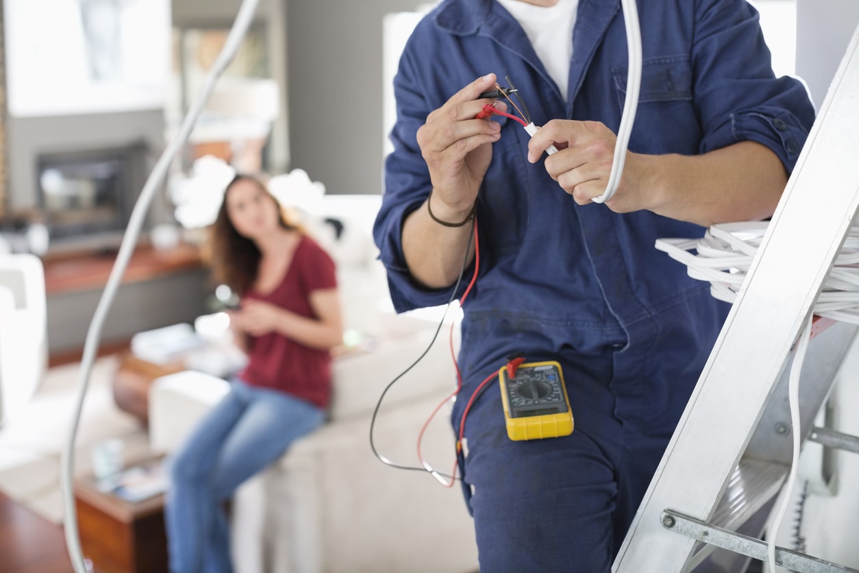 When To Call An Electrician